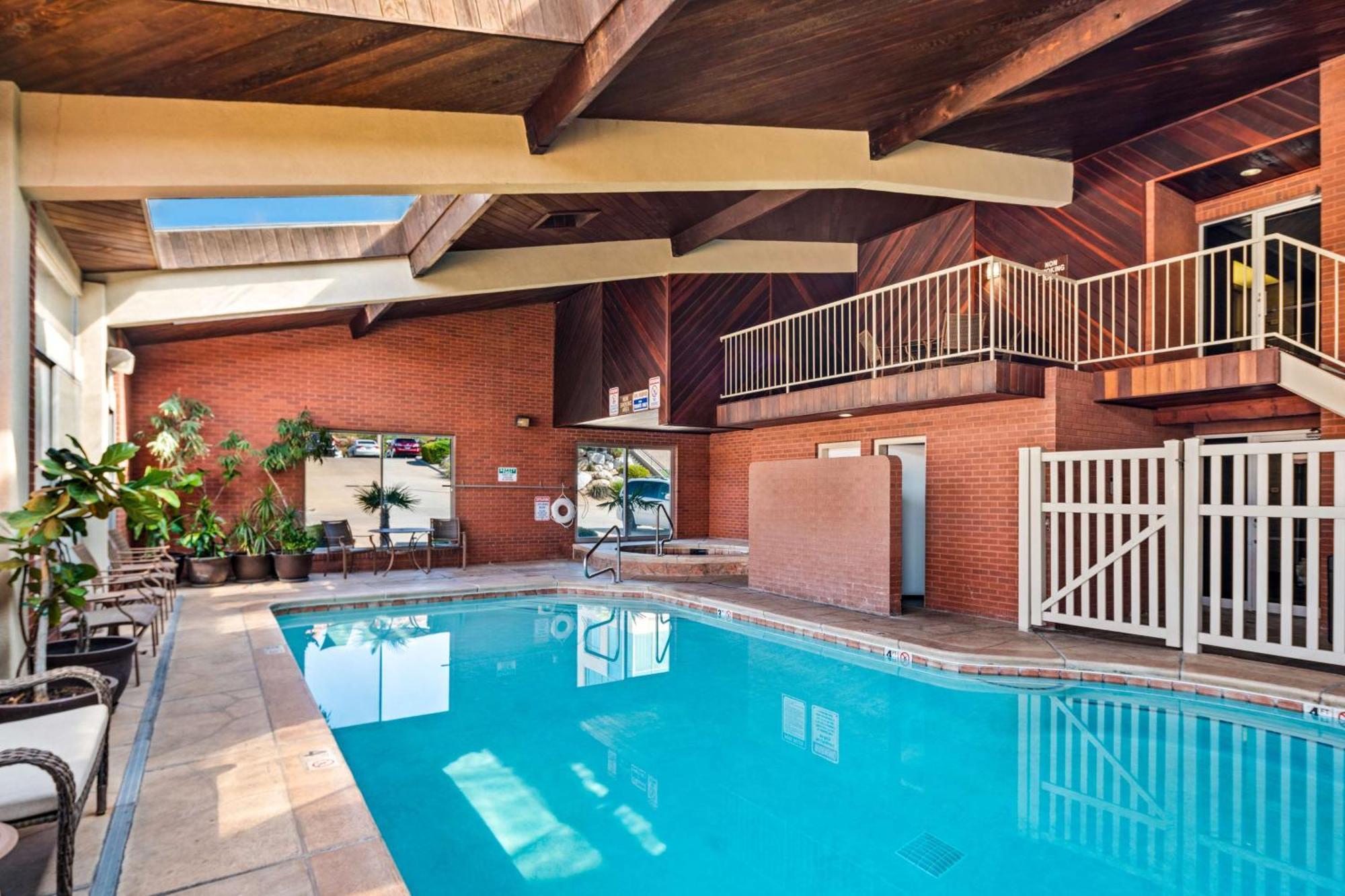 Best Western Coral Hills Сент-Джордж Экстерьер фото